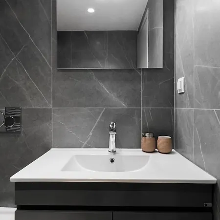 Manda Ray Seafront Endless Blue View Peraía