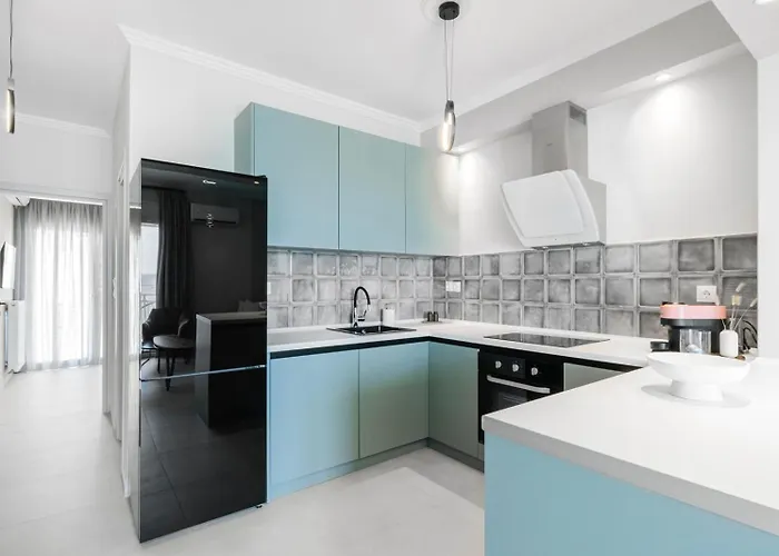 Manda Ray Seafront Endless Blue View 公寓