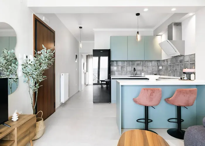 Manda Ray Seafront Endless Blue View *